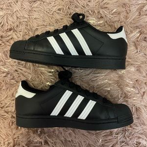 Adidas SuperStar size 5 women